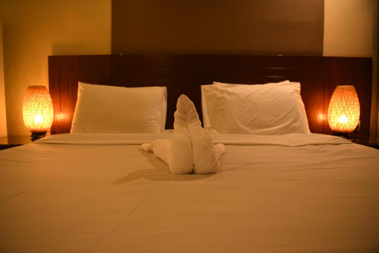 Continental Suite Farwaniya Kuwait City Exterior foto