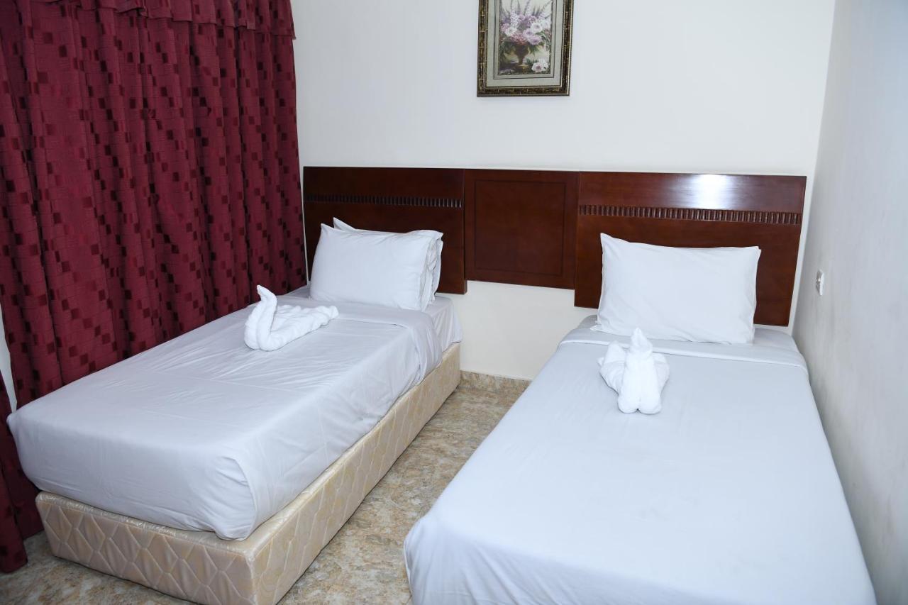 Continental Suite Farwaniya Kuwait City Exterior foto