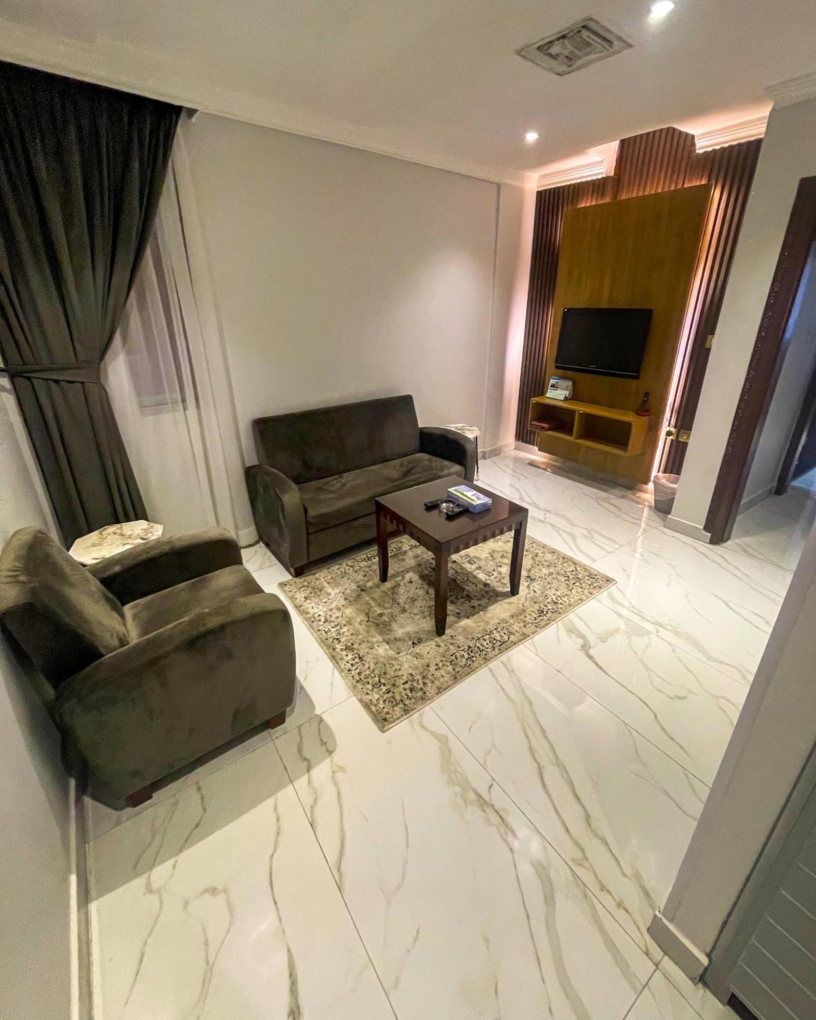 Continental Suite Farwaniya Kuwait City Exterior foto