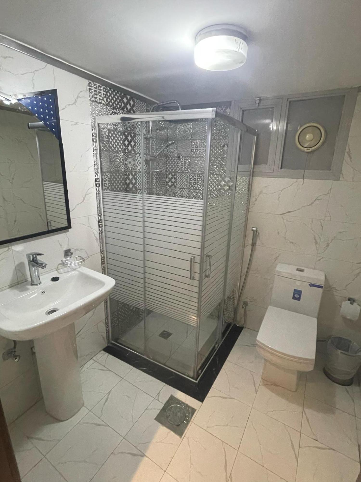 Continental Suite Farwaniya Kuwait City Exterior foto